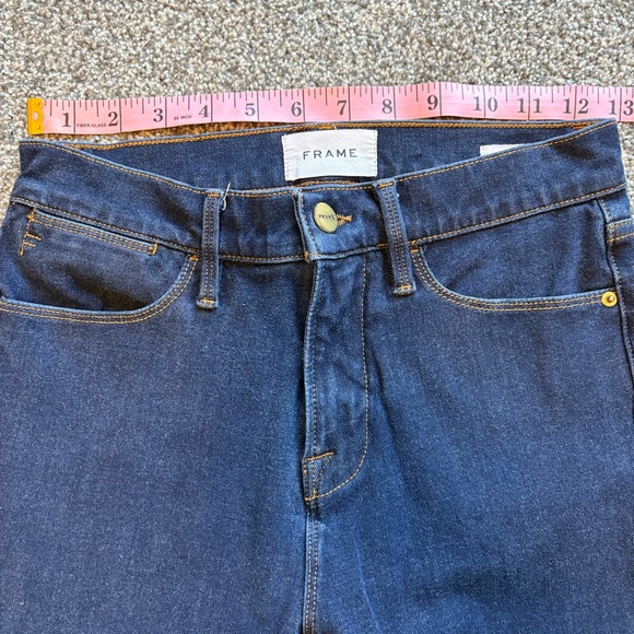 Frame High Rise Le High Skinny Jeans in a Dark Wash size 26 - Stretchy - Picture 7 of 10